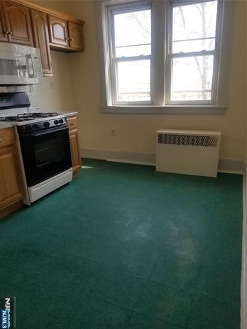 130-2 Rutherford Place 2L, North Arlington, NJ 07031