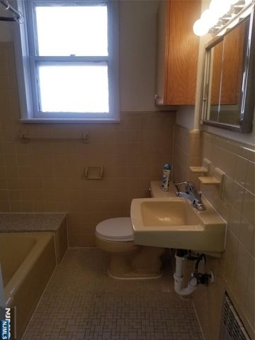 130-2 Rutherford Place 2L, North Arlington, NJ 07031