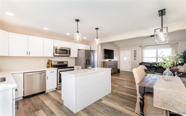 400 Reba Jackson Drive, Jeffersonville, IN 47130