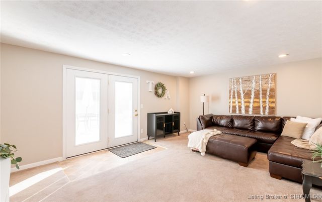 400 Reba Jackson Drive, Jeffersonville, IN 47130