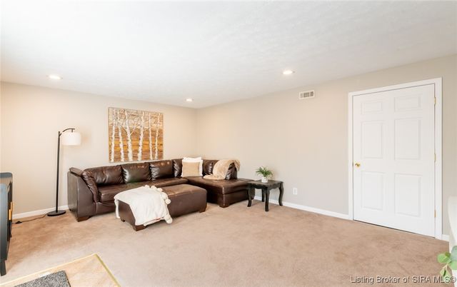 400 Reba Jackson Drive, Jeffersonville, IN 47130