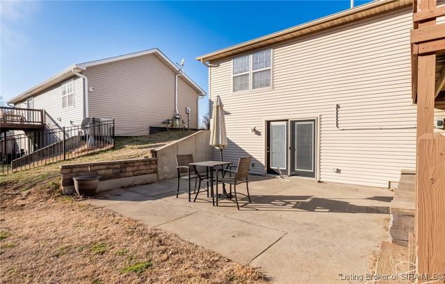 400 Reba Jackson Drive, Jeffersonville, IN 47130