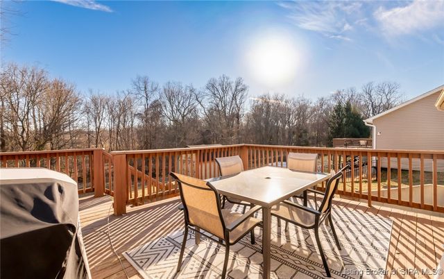 400 Reba Jackson Drive, Jeffersonville, IN 47130