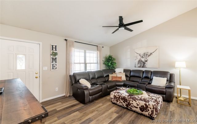 400 Reba Jackson Drive, Jeffersonville, IN 47130