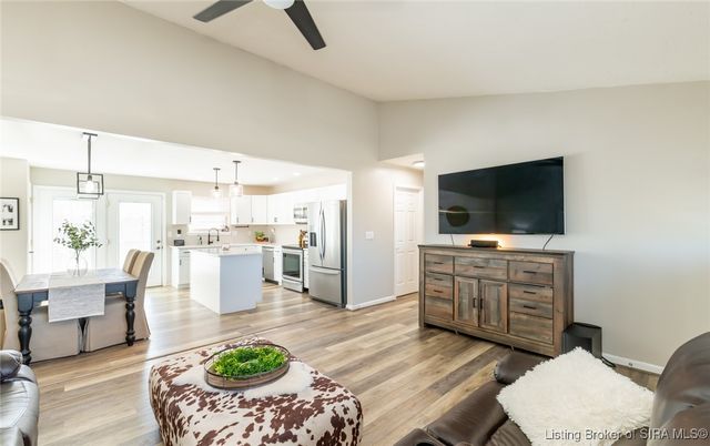 400 Reba Jackson Drive, Jeffersonville, IN 47130