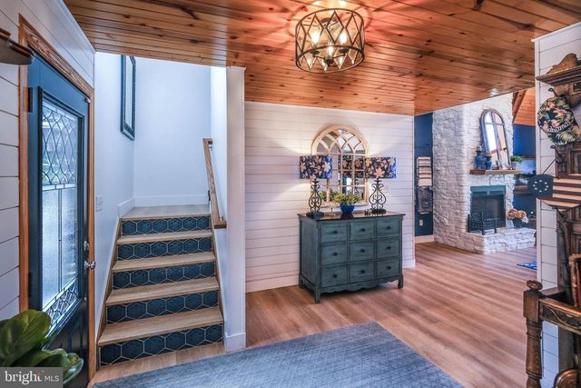 1729 BUCK MOUNTAIN RD, Bentonville, VA 22610