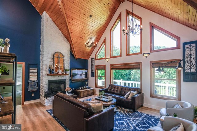 1729 BUCK MOUNTAIN RD, Bentonville, VA 22610