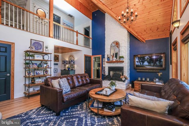 1729 BUCK MOUNTAIN RD, Bentonville, VA 22610
