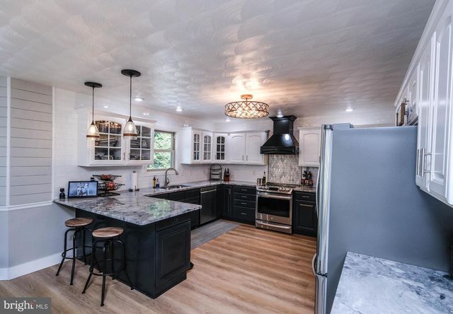 1729 BUCK MOUNTAIN RD, Bentonville, VA 22610