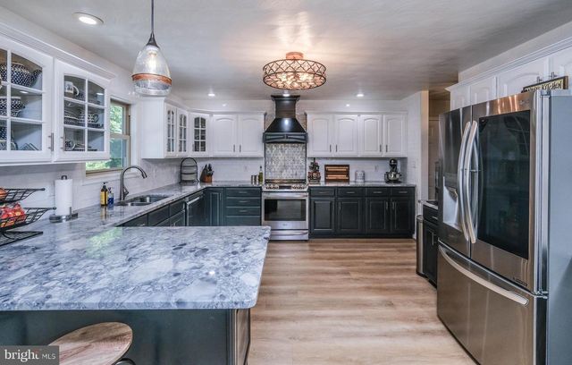 1729 BUCK MOUNTAIN RD, Bentonville, VA 22610