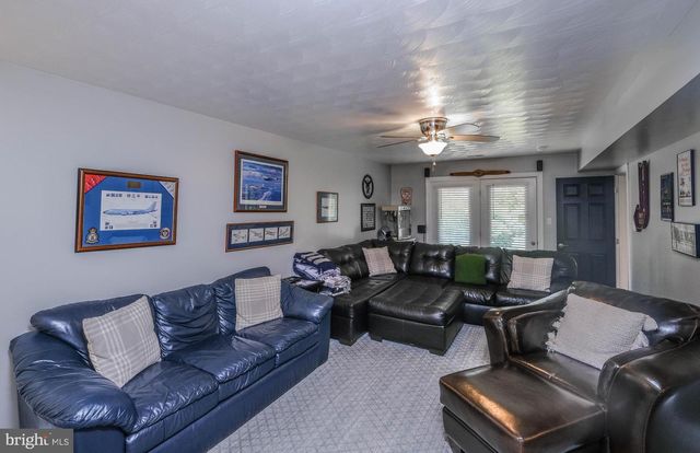1729 BUCK MOUNTAIN RD, Bentonville, VA 22610