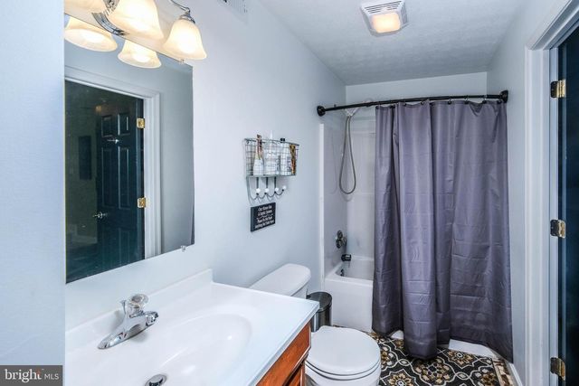 1729 BUCK MOUNTAIN RD, Bentonville, VA 22610