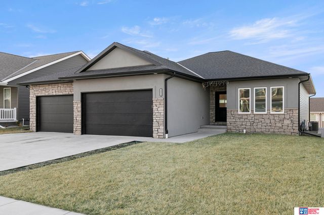 9028 Trader Drive, Lincoln, NE 68507