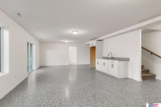 9028 Trader Drive, Lincoln, NE 68507