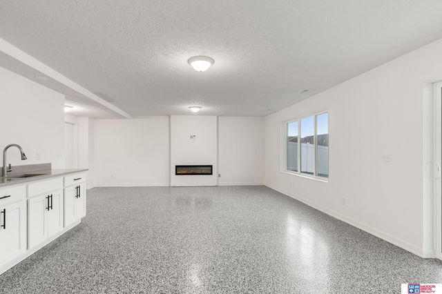 9028 Trader Drive, Lincoln, NE 68507