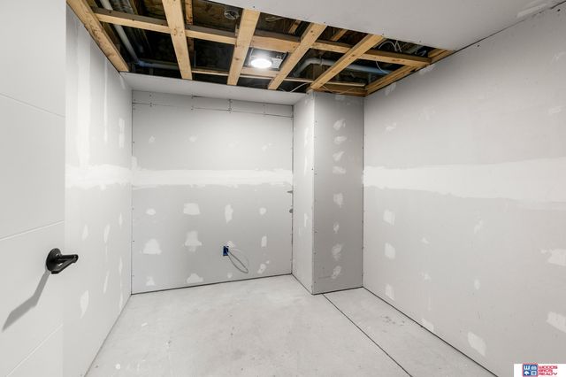 9028 Trader Drive, Lincoln, NE 68507