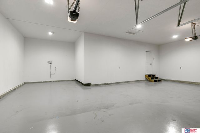 9028 Trader Drive, Lincoln, NE 68507