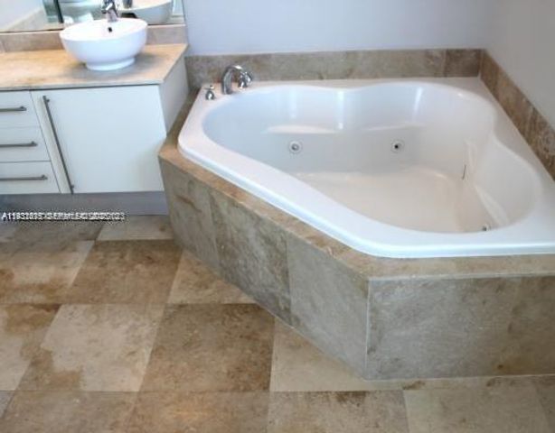 700 NE 25th St 1504, Miami, FL 33137