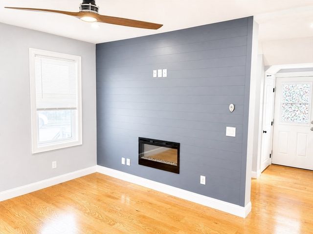 16 Caprera Rd, Worcester, MA 01604