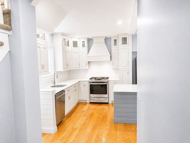 16 Caprera Rd, Worcester, MA 01604