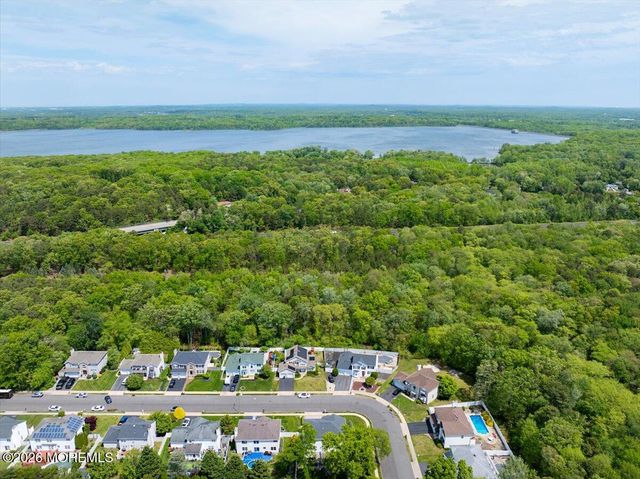 49 Diamond Lane, Howell, NJ 07731
