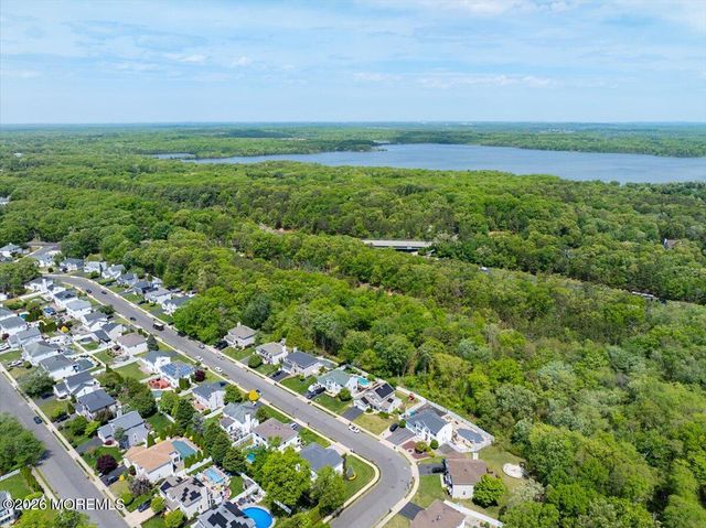 49 Diamond Lane, Howell, NJ 07731