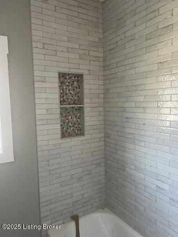 150 Gavin Ct, Louisville, KY 40245