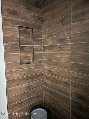 150 Gavin Ct, Louisville, KY 40245