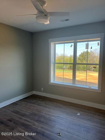 150 Gavin Ct, Louisville, KY 40245