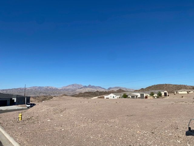 2825 Kolob Canyon Dr Drive, Bullhead City, AZ 86429