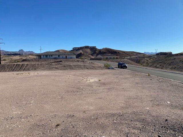 2825 Kolob Canyon Dr Drive, Bullhead City, AZ 86429