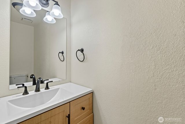 1271 Bay Lp SW, Tumwater, WA 98512