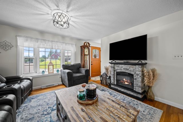 45 Applevale Drive, Dover, NH 03820