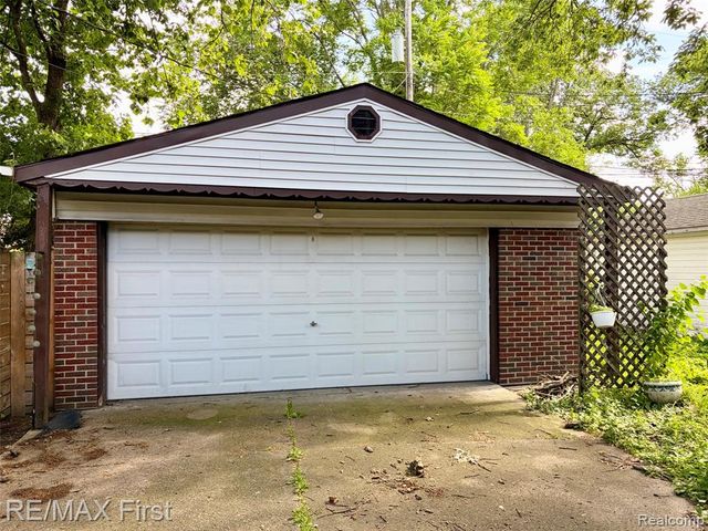 383 W Chesterfield Street, Ferndale, MI 48220