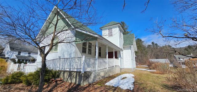 14 Hankins Church Street, Hankins, NY 12741