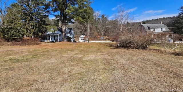 14 Hankins Church Street, Hankins, NY 12741