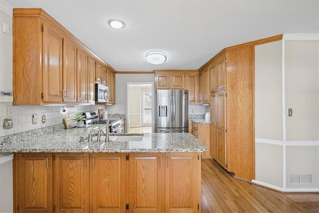 6004 Fairwood Bend NW, Acworth, GA 30101