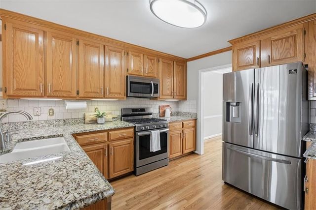 6004 Fairwood Bend NW, Acworth, GA 30101