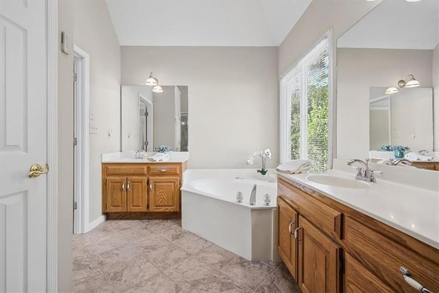 6004 Fairwood Bend NW, Acworth, GA 30101