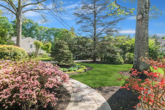 194 Huntington Bay Road, Huntington, NY 11743