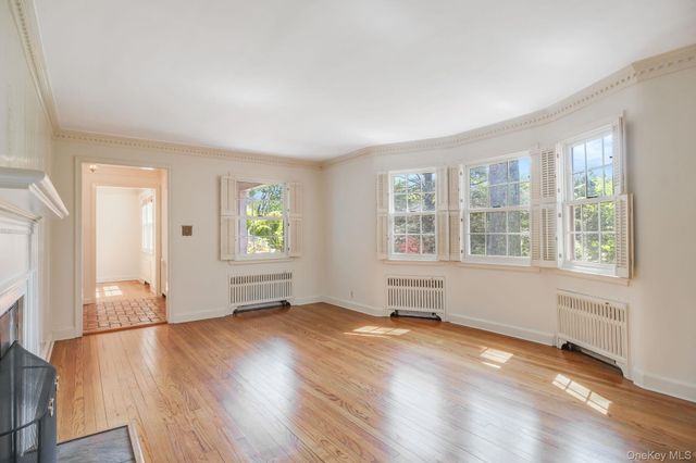 194 Huntington Bay Road, Huntington, NY 11743