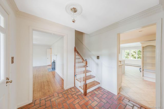 194 Huntington Bay Road, Huntington, NY 11743