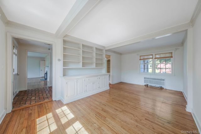 194 Huntington Bay Road, Huntington, NY 11743
