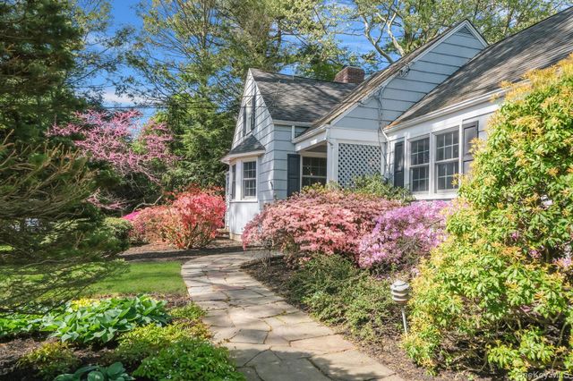 194 Huntington Bay Road, Huntington, NY 11743