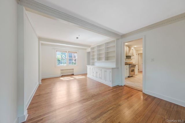 194 Huntington Bay Road, Huntington, NY 11743