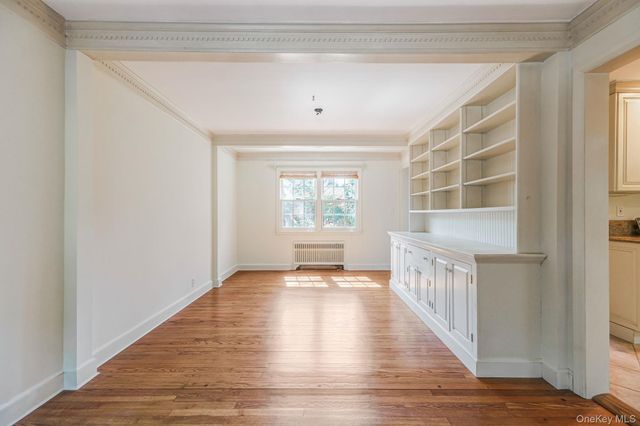 194 Huntington Bay Road, Huntington, NY 11743