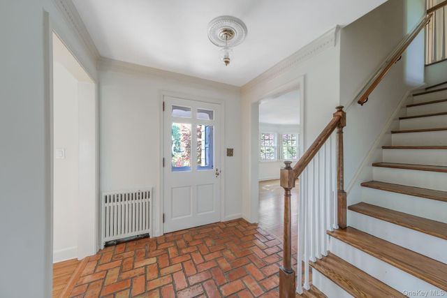 194 Huntington Bay Road, Huntington, NY 11743