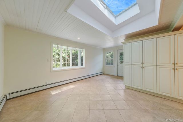 194 Huntington Bay Road, Huntington, NY 11743