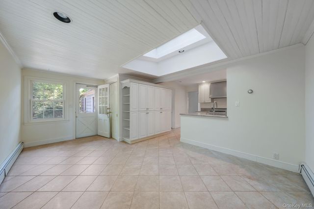 194 Huntington Bay Road, Huntington, NY 11743
