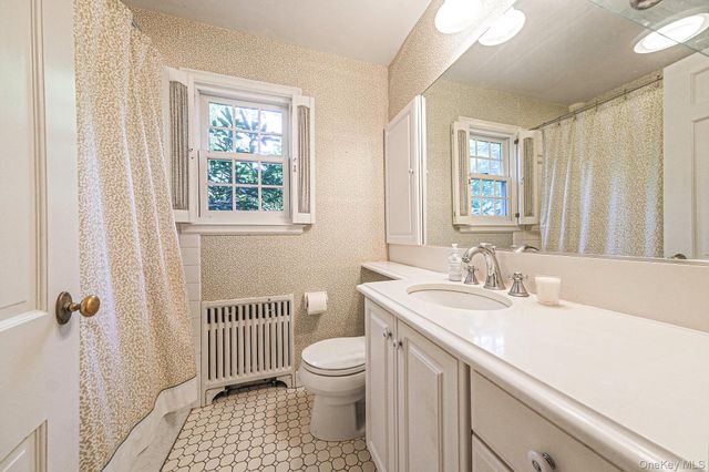 194 Huntington Bay Road, Huntington, NY 11743